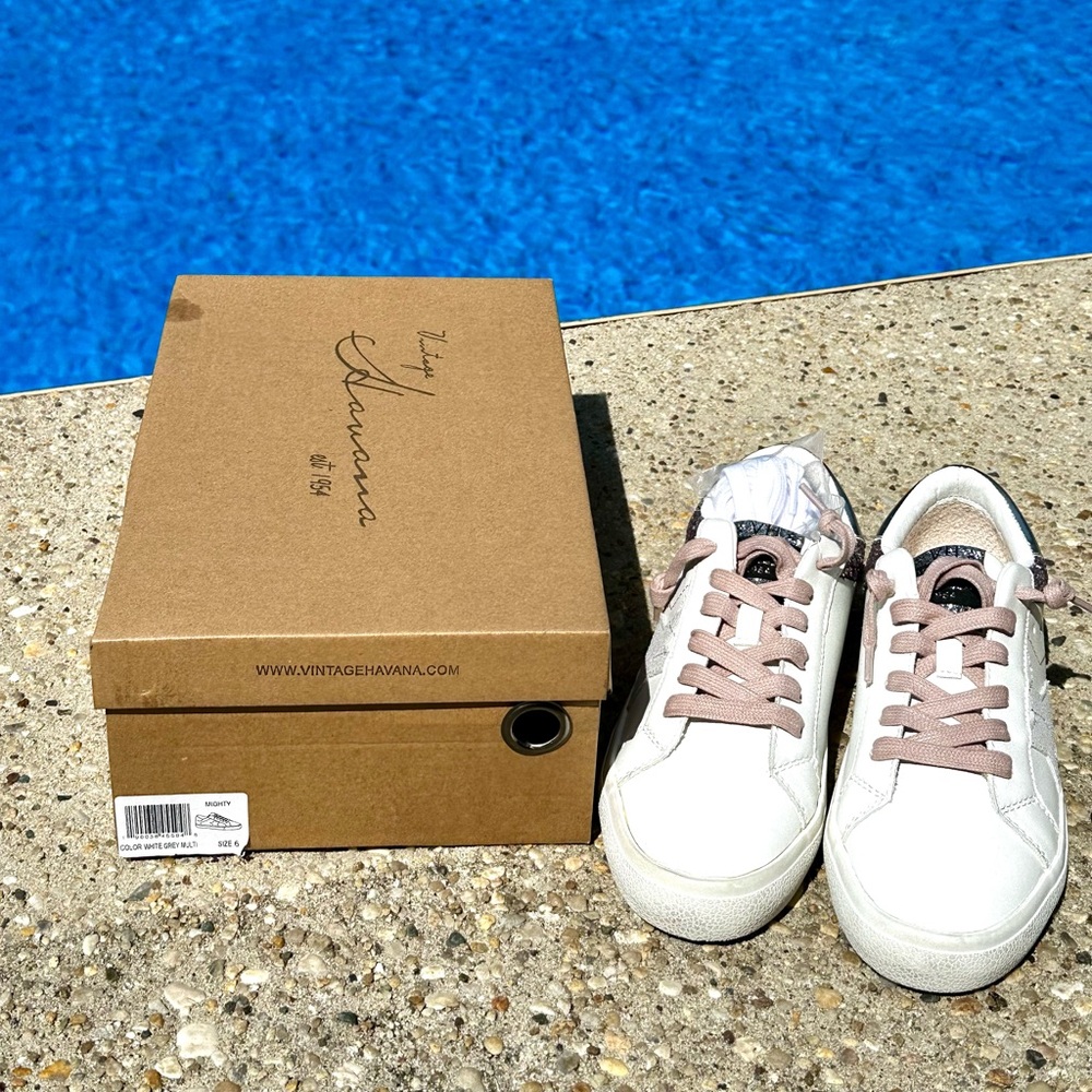 New Vintage Havana Mighty Sneaker.  Women’s 6.5